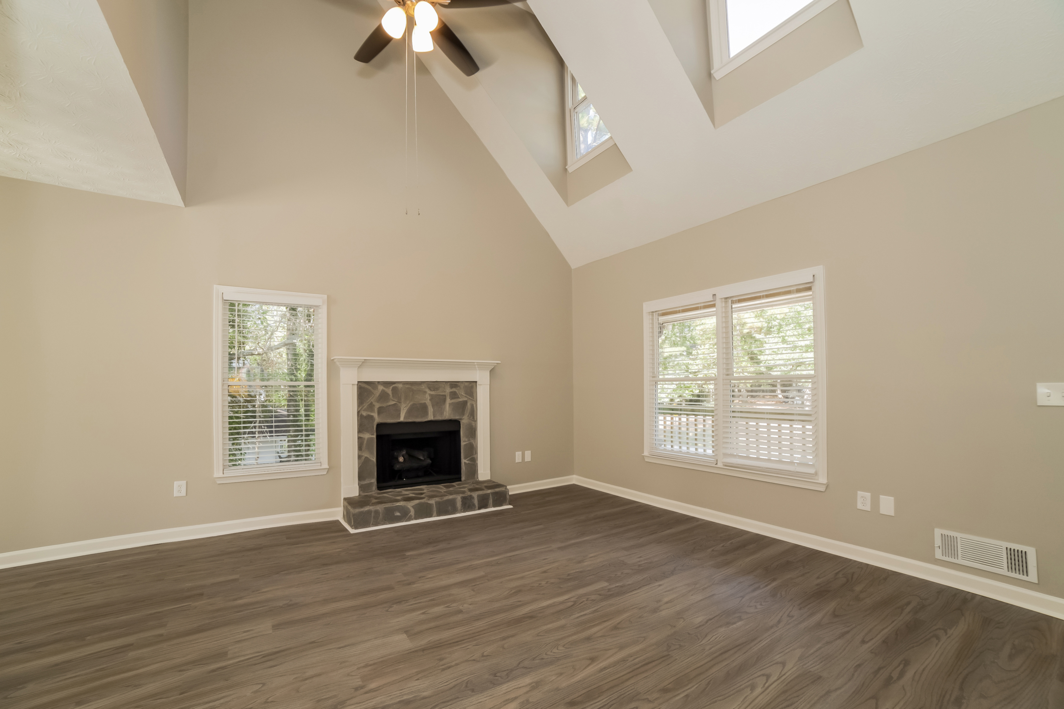 85 Oak Landing Dr Douglasville, GA 30134
